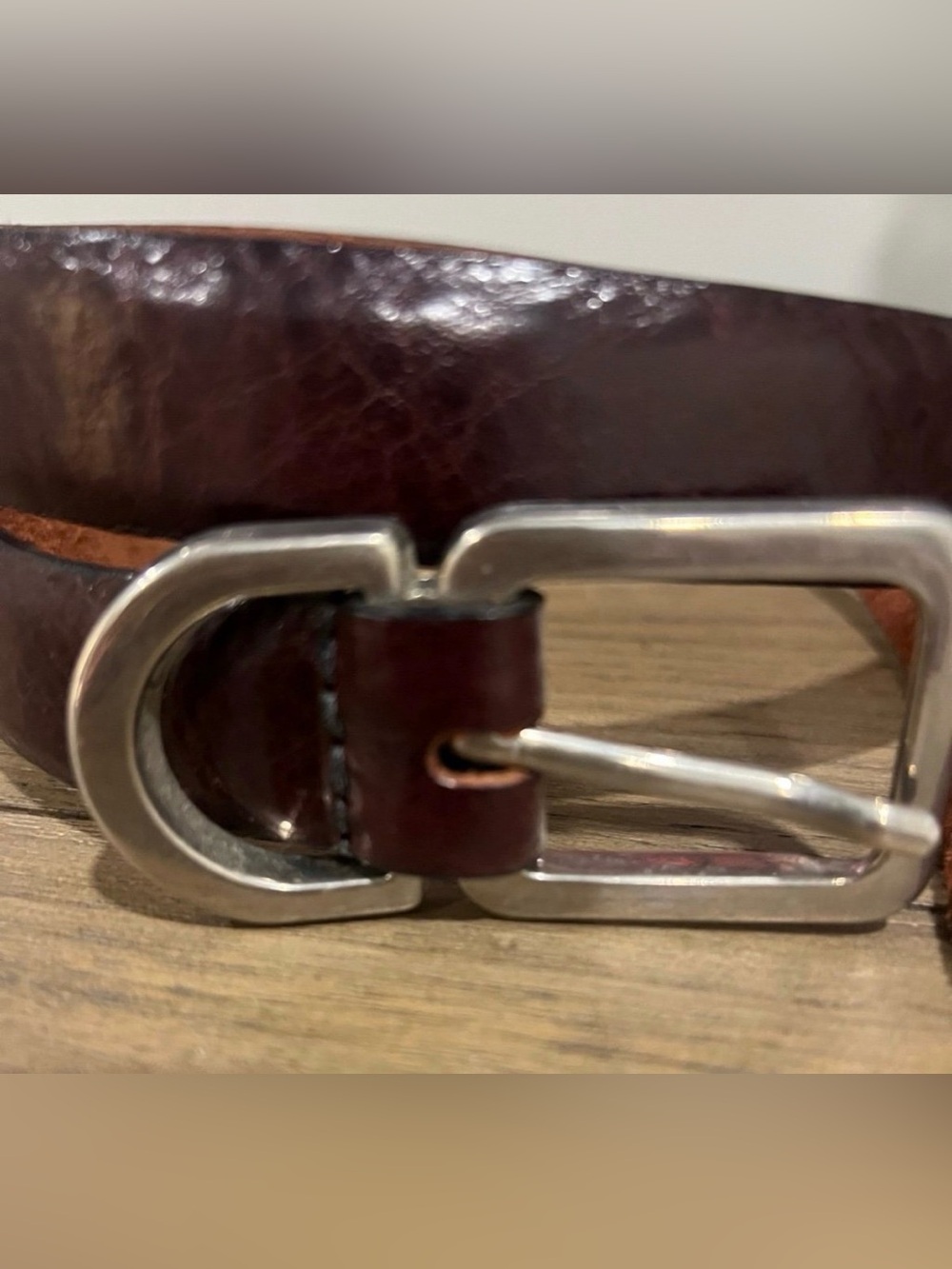 Women’s leather belt with silvertone hardware size medium by Stone Mountain